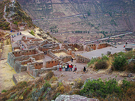 budovy v ji�n&iacute; �&aacute;sti Pisacu